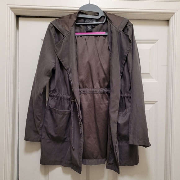 Cute Gray Jacket perfect for layering - Picture 1 of 6